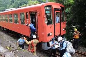 お客様の救護開始