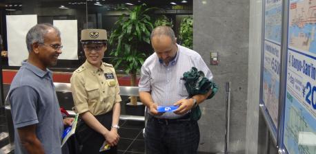外国籍スタッフとお客様