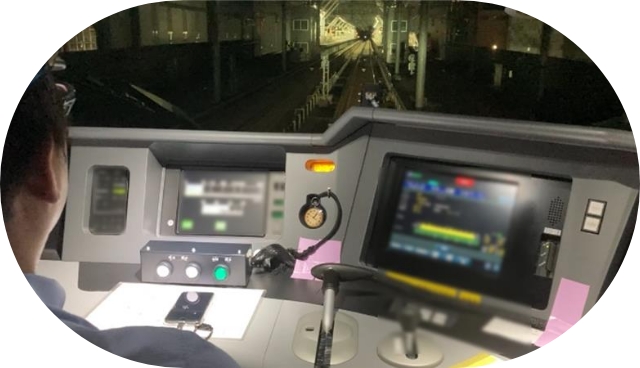 北陸新幹線の運転席から前方の線路を見た様子。JR西日本が進める自動運転技術のイメージ
